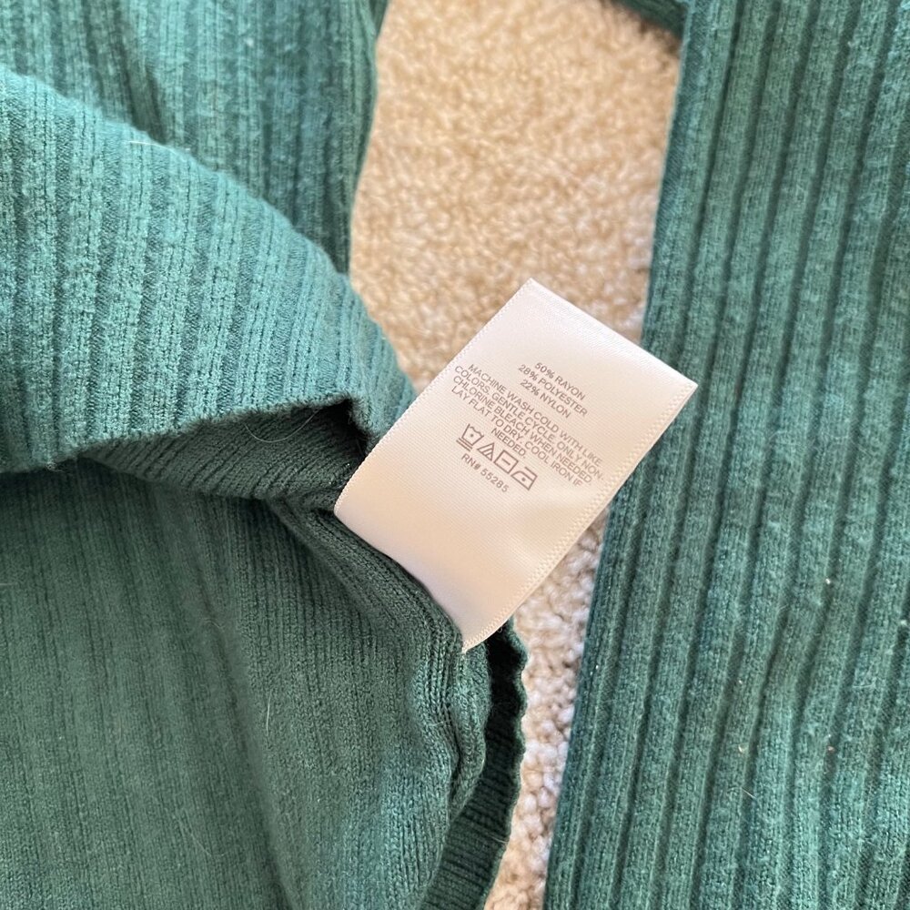 Express Emerald Green Round Neck Ribbed Stretch Long Sleeve Minimalist Top M - Picture 5 of 8